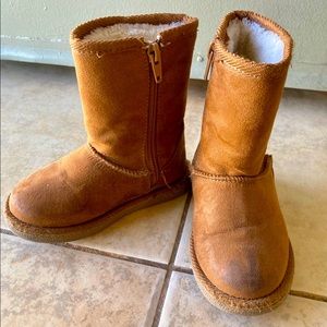 🚫SOLD🚫 Toddler size 7 zip up boots